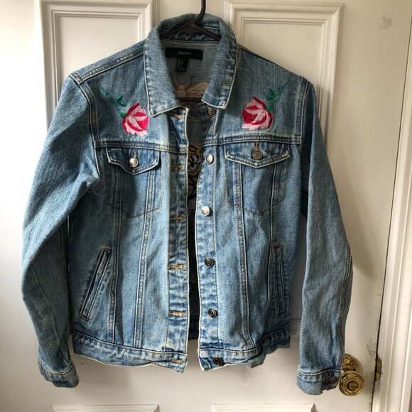 Vintage Forever 21 Embroidered Denim Jacket Flowers Tiger Small - Picture 3 of 7